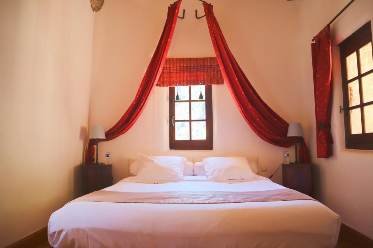 Hotel Demeures Et Chateau De La Caze 4*