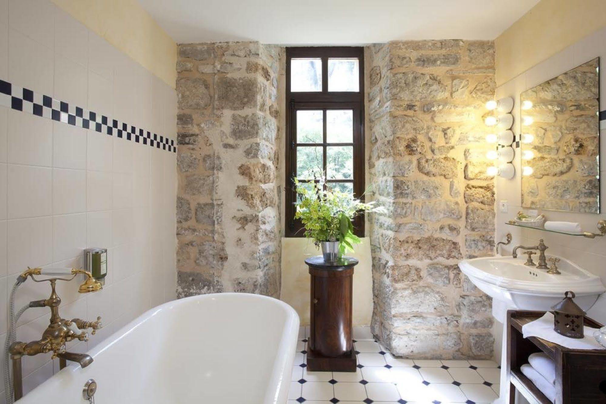 Demeures Et Chateau De La Caze