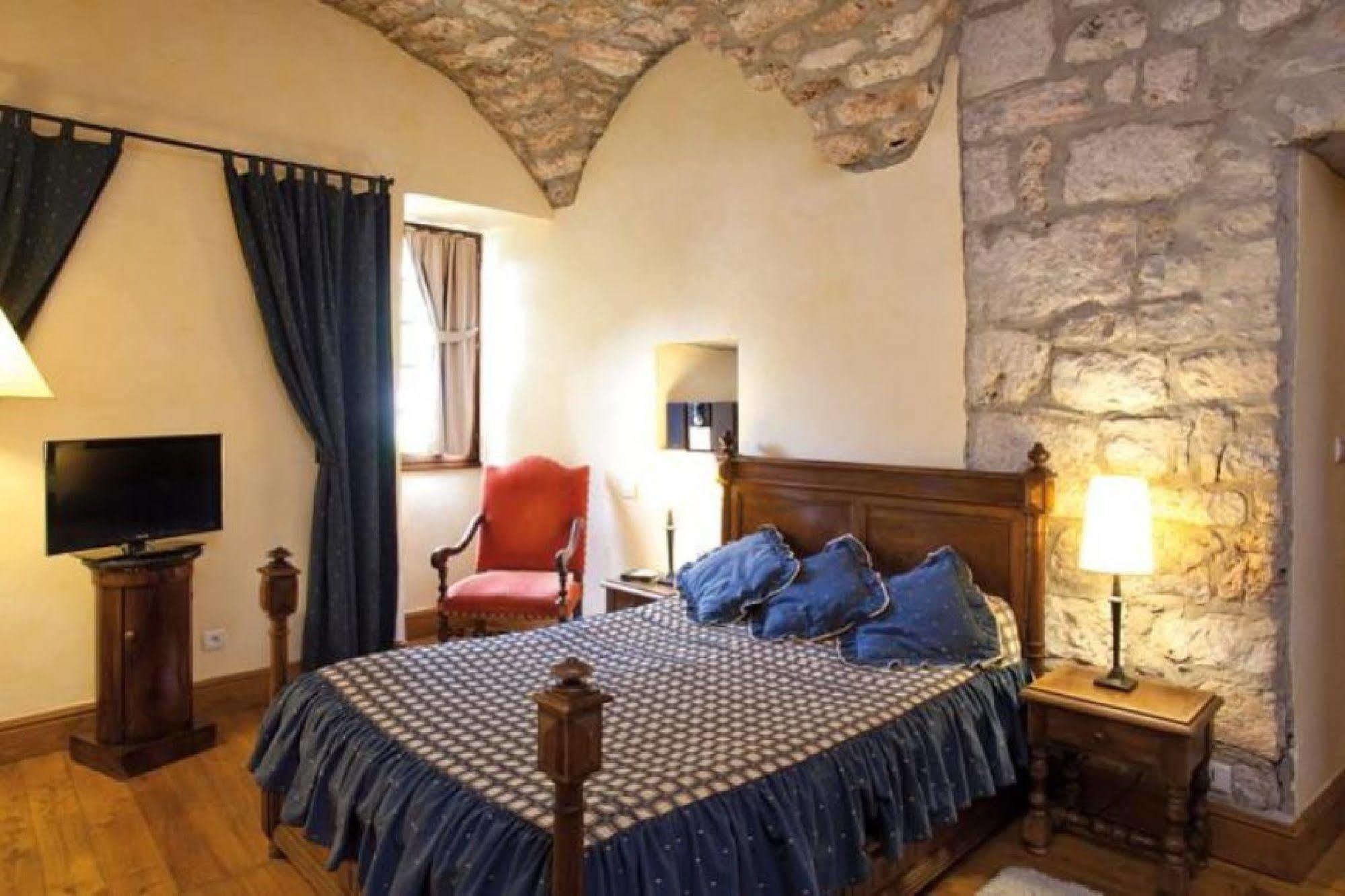 Demeures Et Chateau De La Caze Hotel