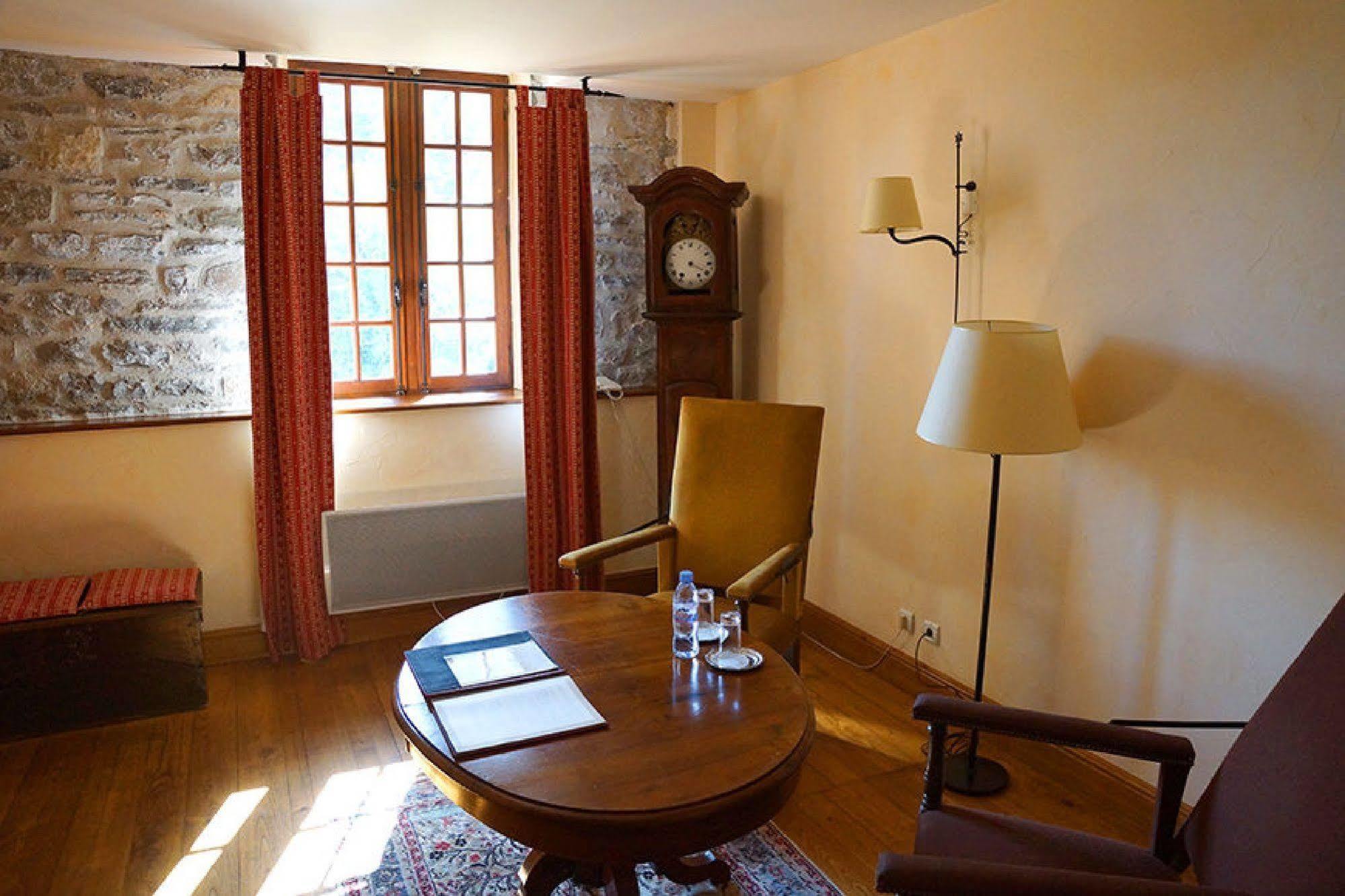 Demeures Et Chateau De La Caze