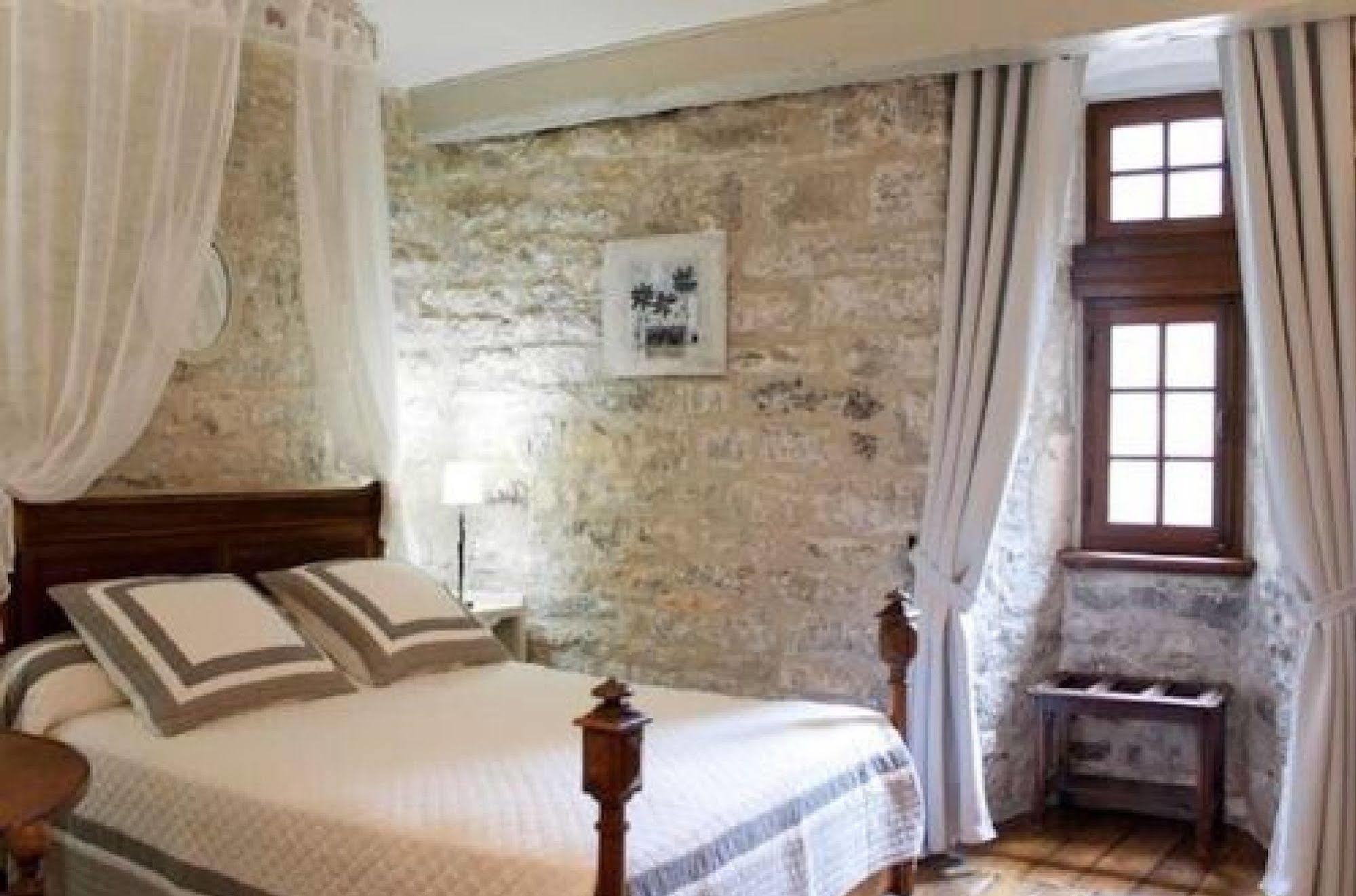 Demeures Et Chateau De La Caze